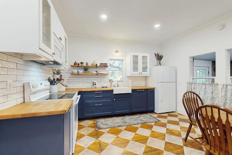 House, Multiple Beds, Garden View (Blue Haus) | Private kitchen