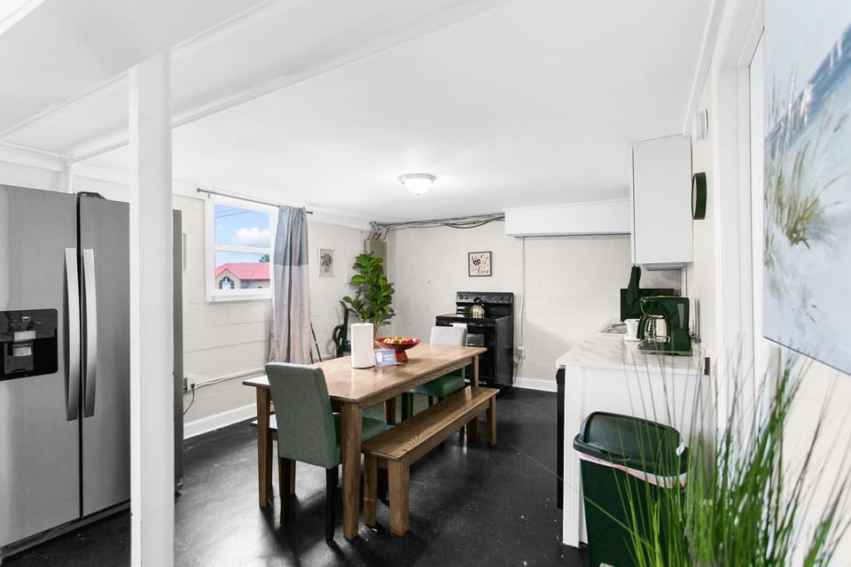 Start your day with coffee or wind down with a home-cooked meal—this kitchen comes ready with the appliances and essentials you need.