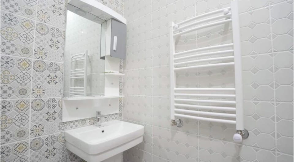 Shower, free toiletries, towels, soap