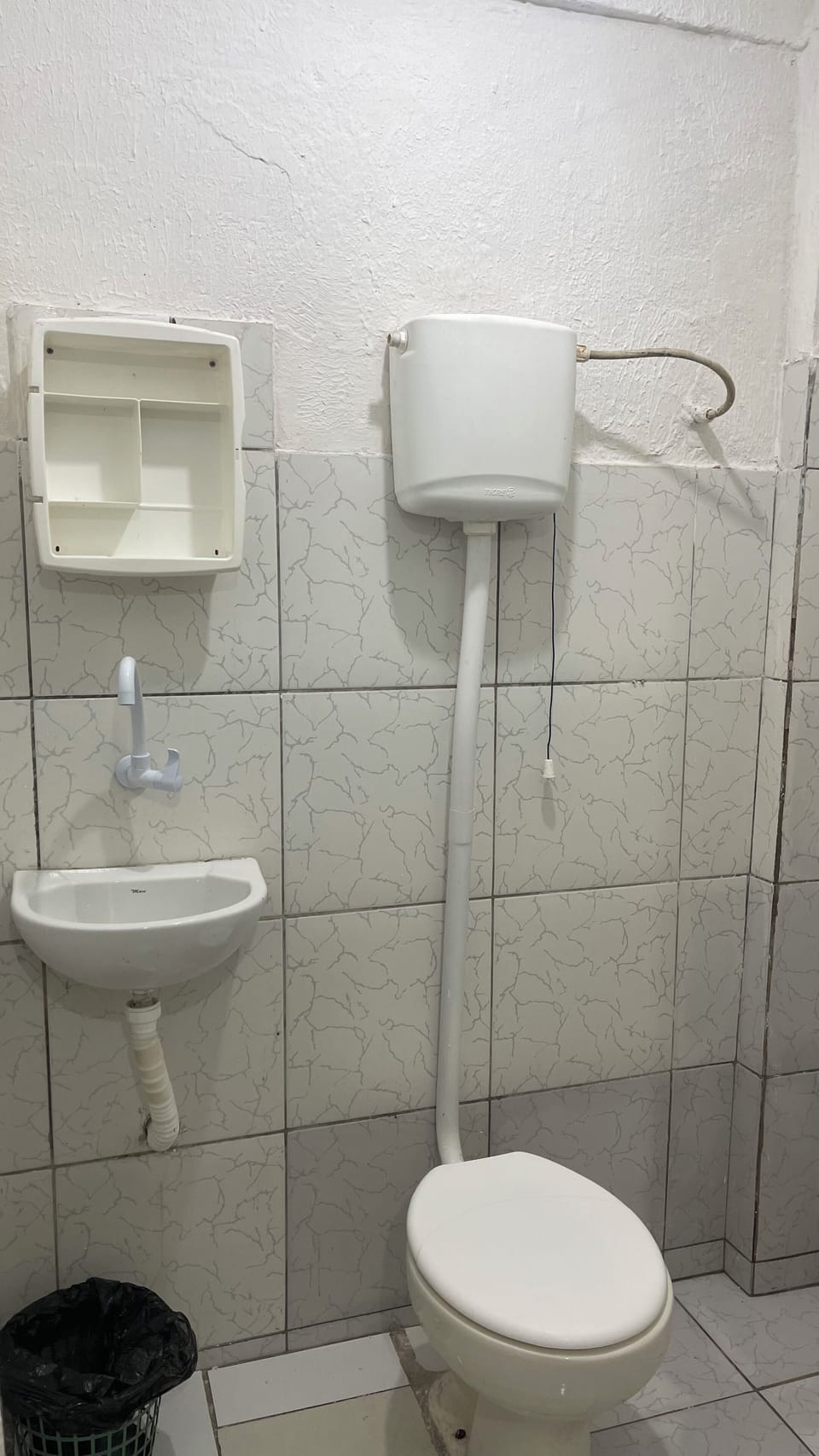Economy Double Room | Bathroom | Shower, towels, toilet paper