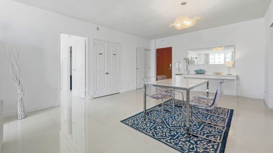Family Condo, Beach View | Dining