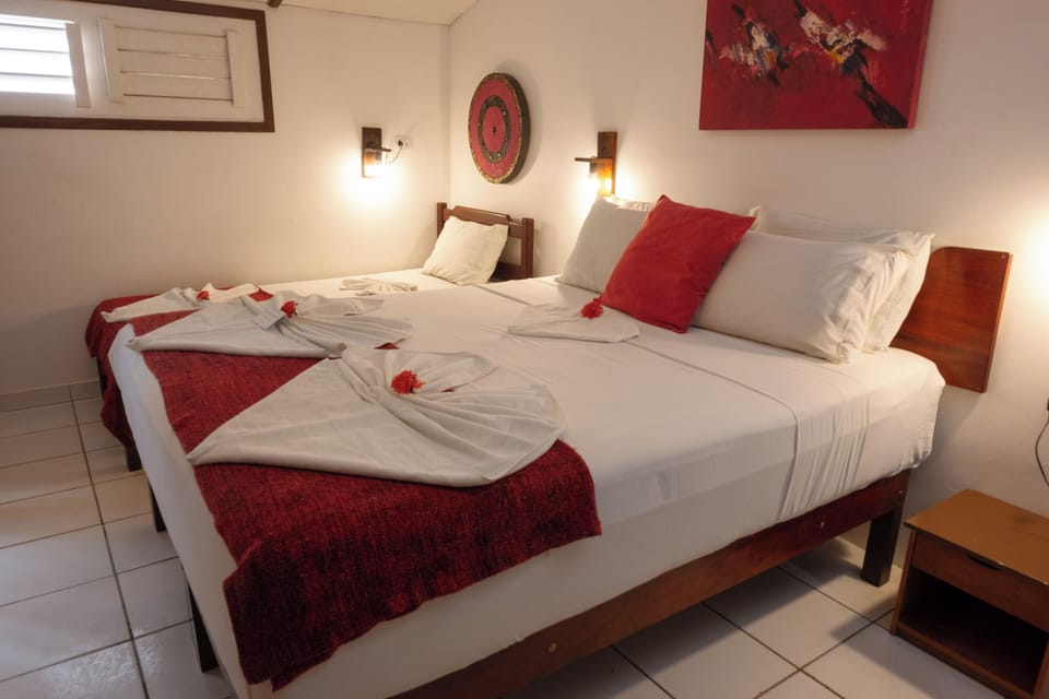 Silver Quadruple | Minibar, in-room safe, WiFi (free), bed sheets