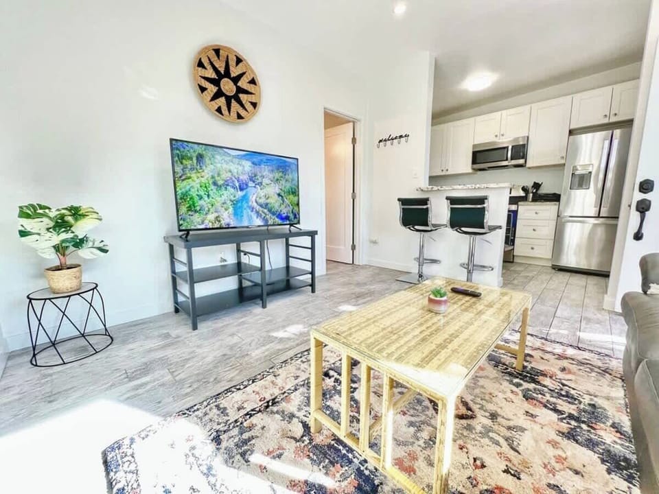 Open-Concept Living Space Near the Kitchen 🌿✨