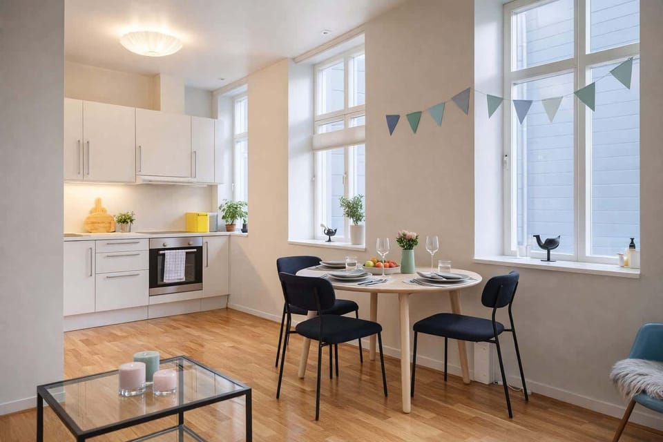 Open and bright space for dining.