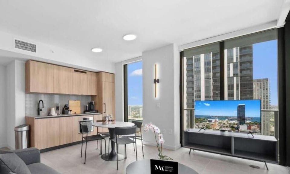 Condo, Balcony, City View | Living area