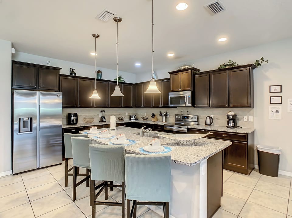 Fully equipped kitchen