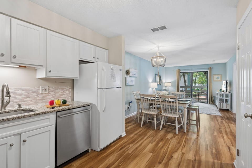 Open concept for the whole family to gather!