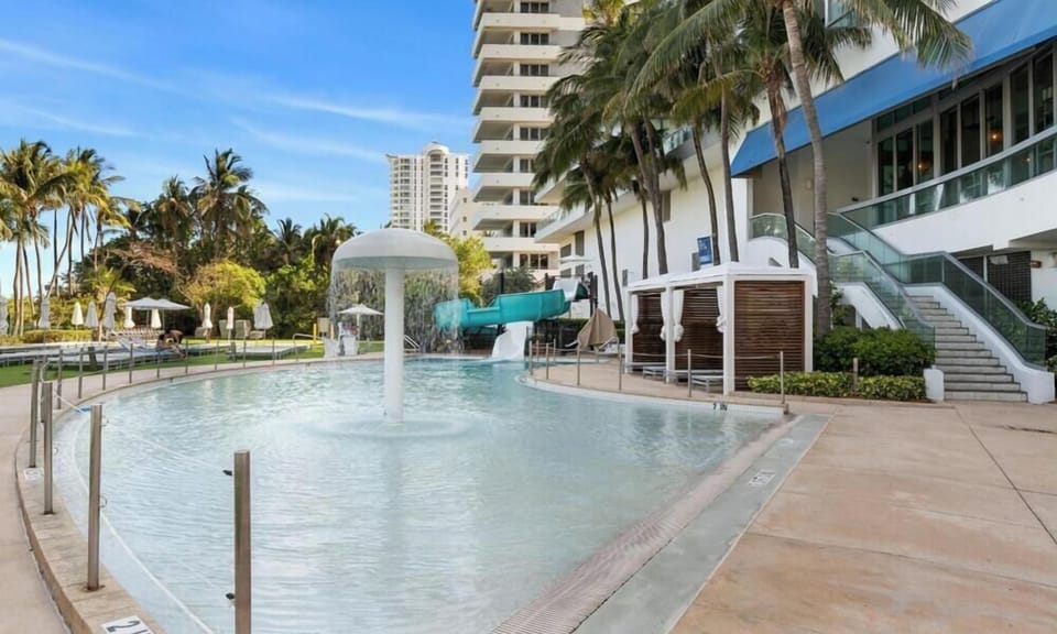 7 outdoor pools