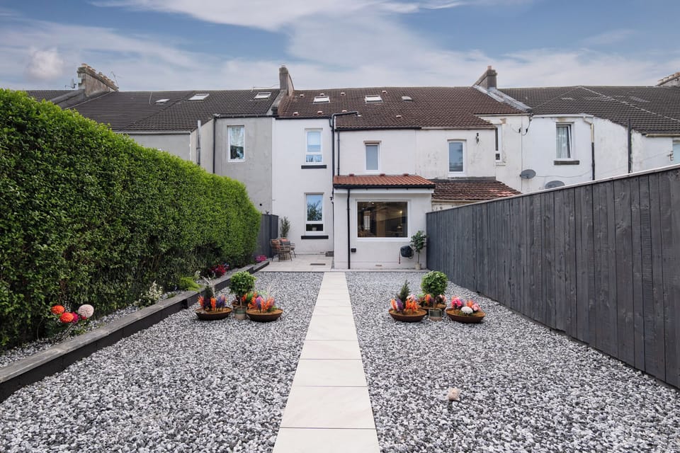 House, Patio, Garden View | Property grounds