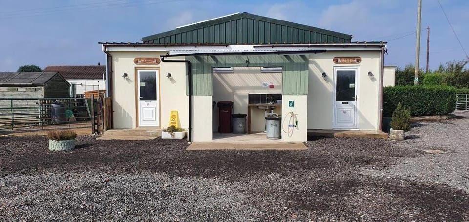 His & Hers campsite facilities 