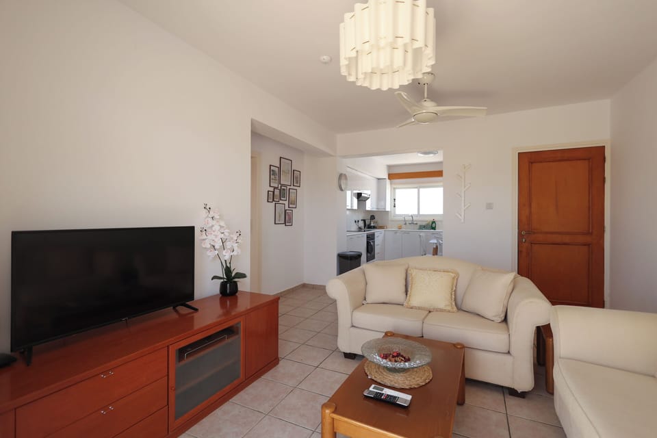 Apartment, Balcony | Living area