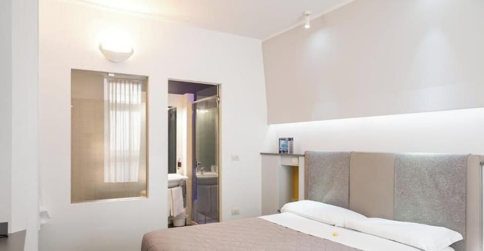 Double Room | WiFi (free), bed sheets