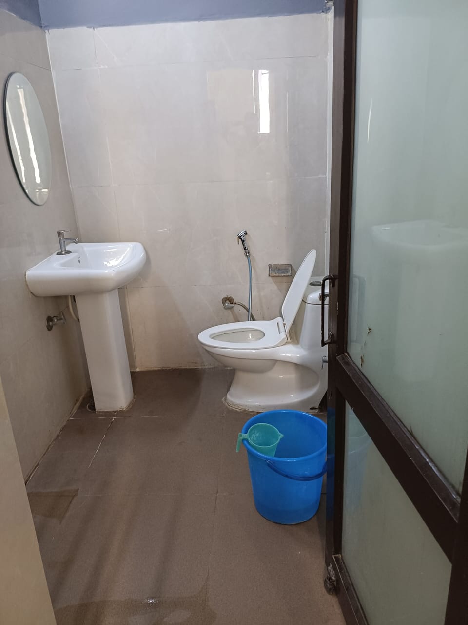 Deluxe Double Room, Non Smoking, Air conditioning | Bathroom | Free toiletries, towels, soap, toilet paper