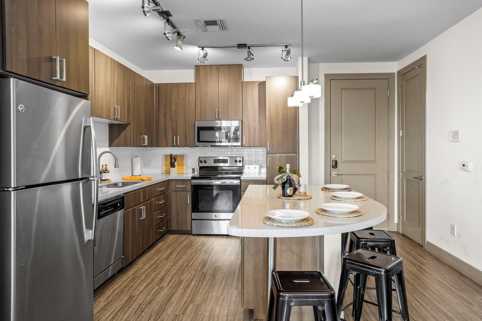 Kitchen, dining area