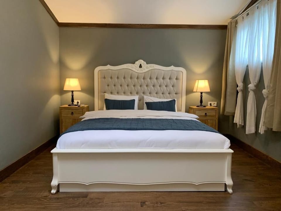 Junior Studio Suite, City View | In-room safe, blackout drapes, soundproofing