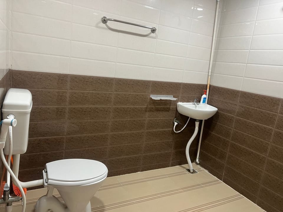 Luxury Suite | Bathroom | Towels, soap, shampoo