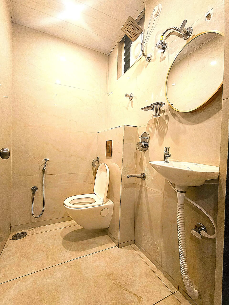 Standard Double or Twin Room | Bathroom | Shower, hair dryer, towels, soap