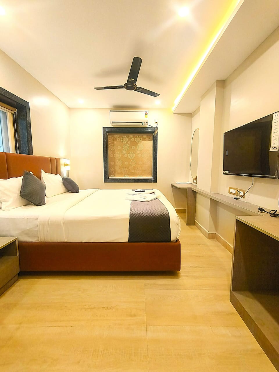 Standard Double or Twin Room | Desk, laptop workspace, WiFi (free)