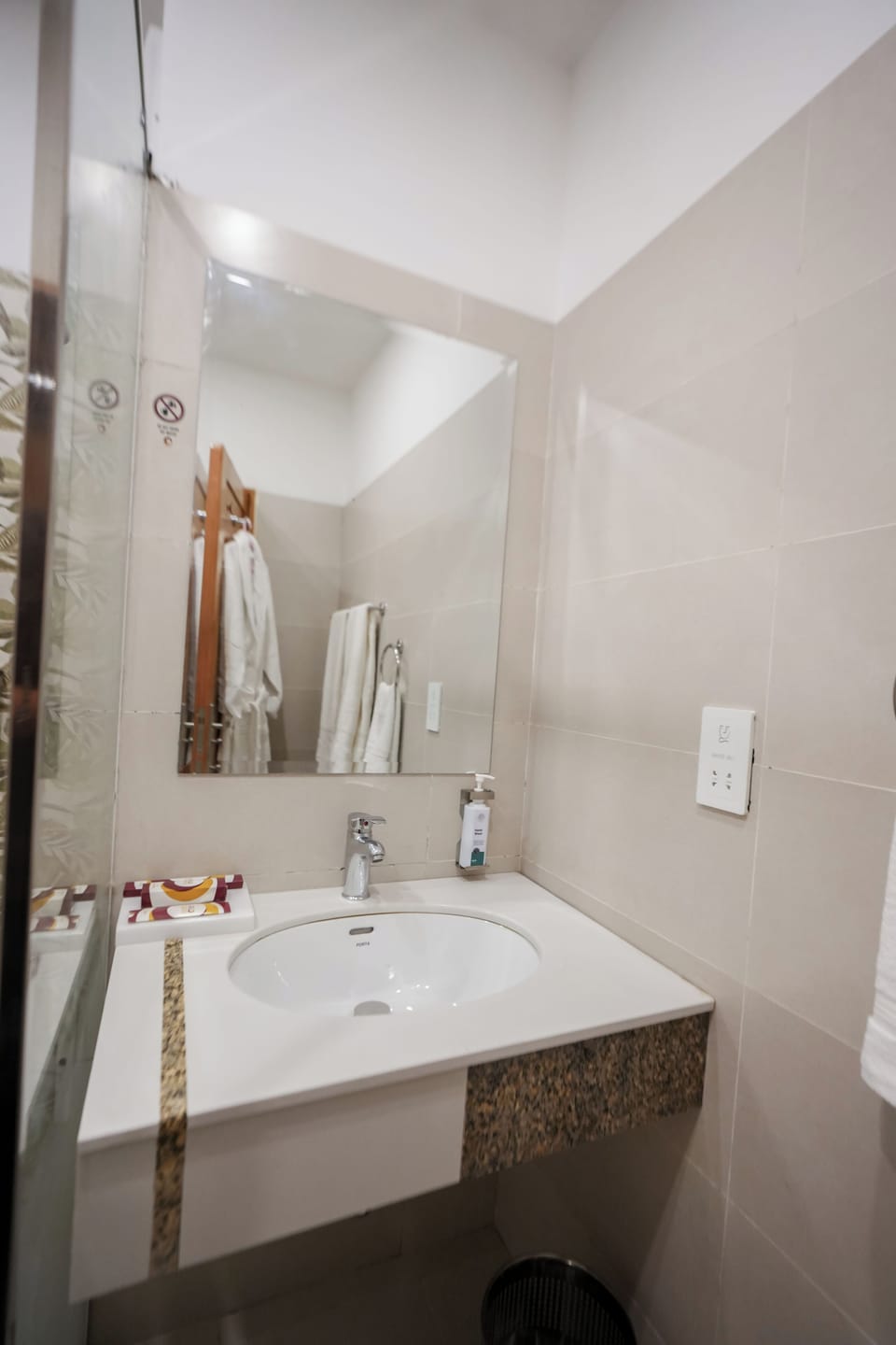 Shower, soap, shampoo, toilet paper
