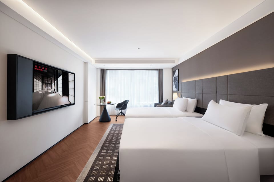 Standard Twin Room | Premium bedding, down comforters, memory foam beds, minibar