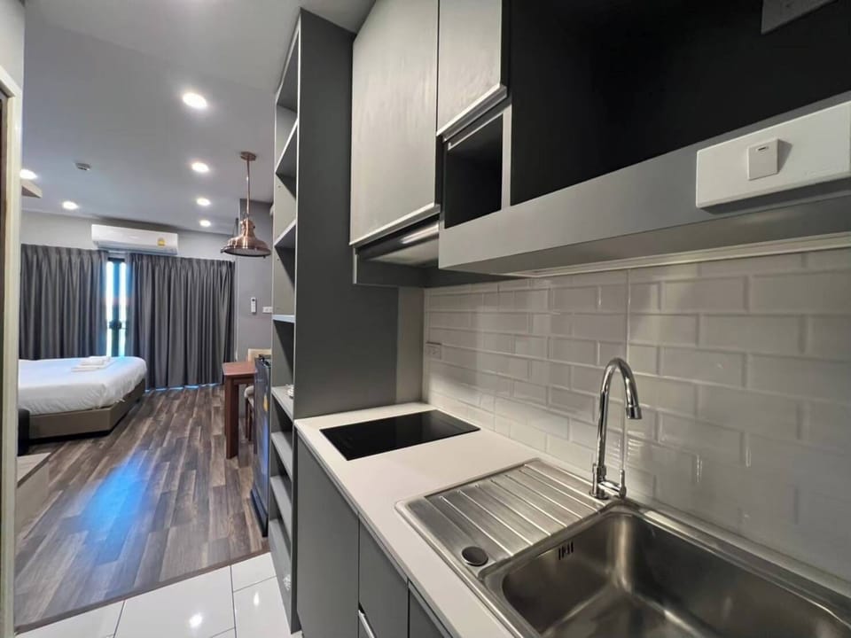 Mini-fridge, microwave, stovetop