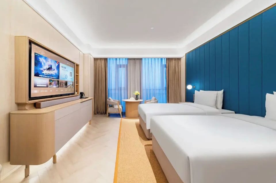 Superior Twin Room | Premium bedding, down comforters, pillowtop beds, laptop workspace