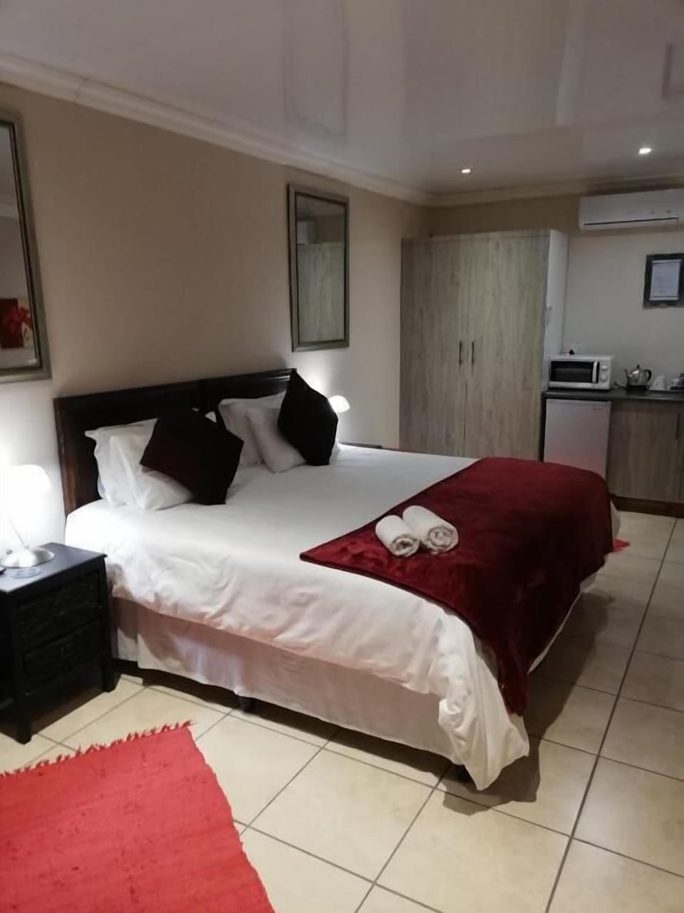 Luxury Double Room, Patio, Garden View | WiFi (free)