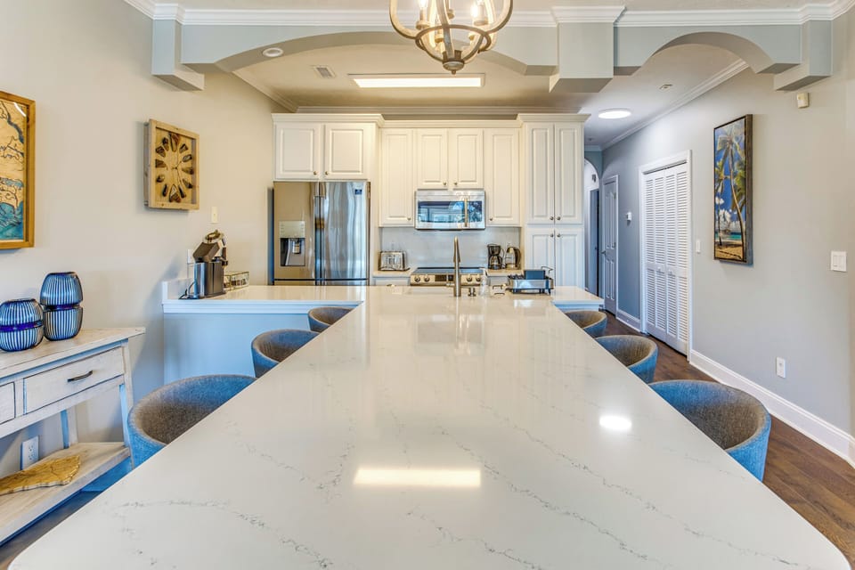 Kitchen & Dining Space