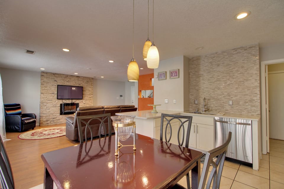 Dining Area | 1st Floor