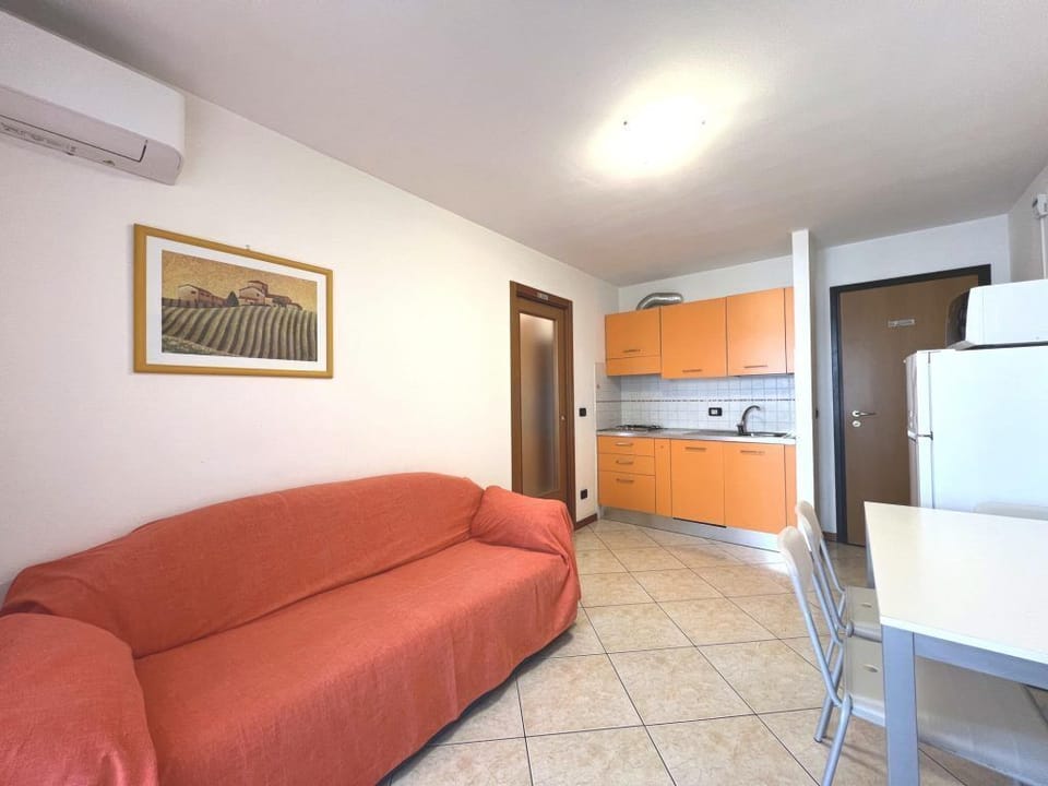 Apartment, 1 Bedroom, Terrace, City View | Living room