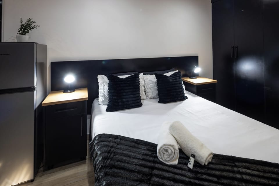 Deluxe Double Room, Garden View | WiFi (free)
