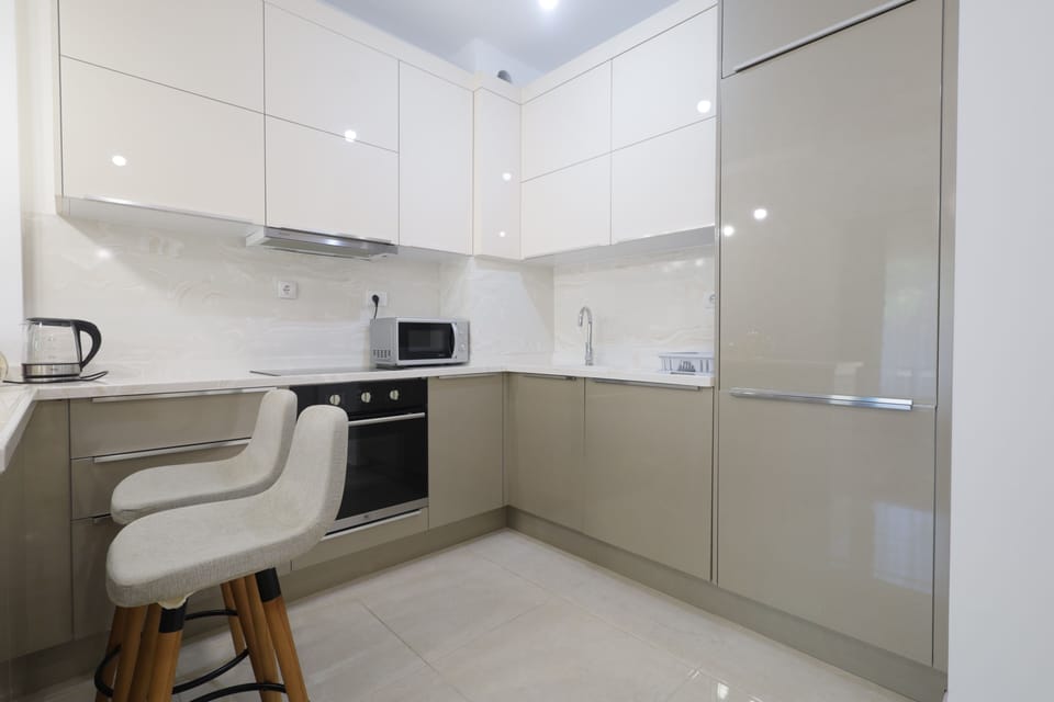 Comfort Apartment, Lanai, Mountain View | Private kitchen