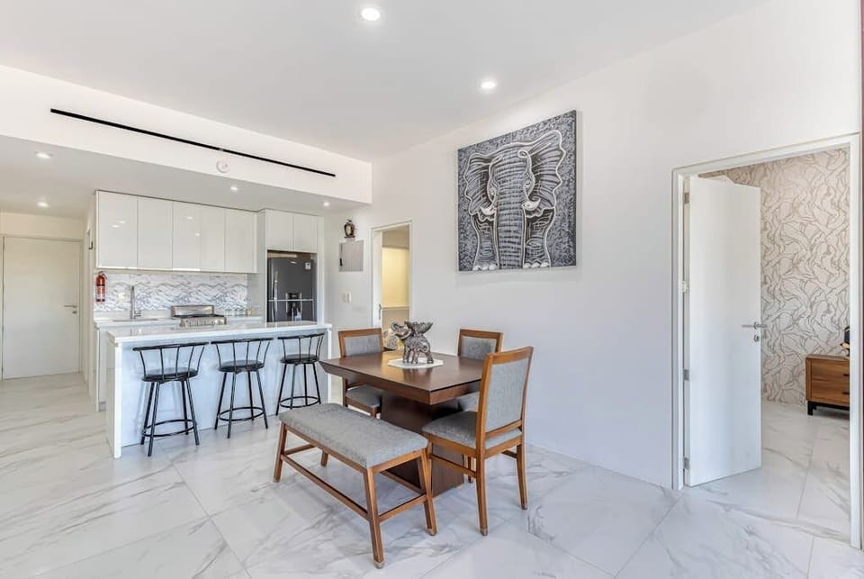 Apartment, Multiple Beds, City View (Marea Los Cabos Fragata 404) | Dining