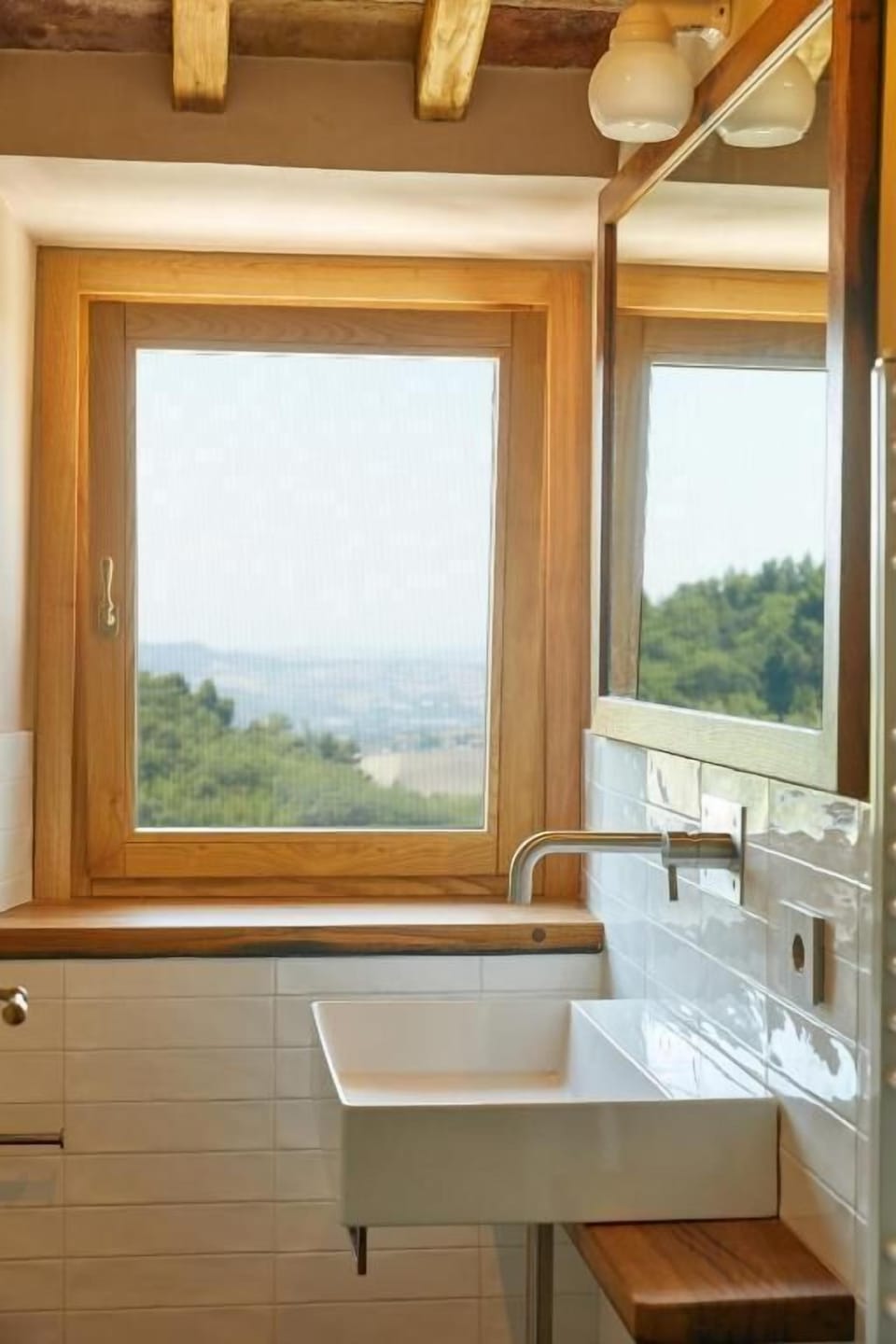 Deluxe Quadruple Room, Garden View | Bathroom | Shower, free toiletries, hair dryer, towels