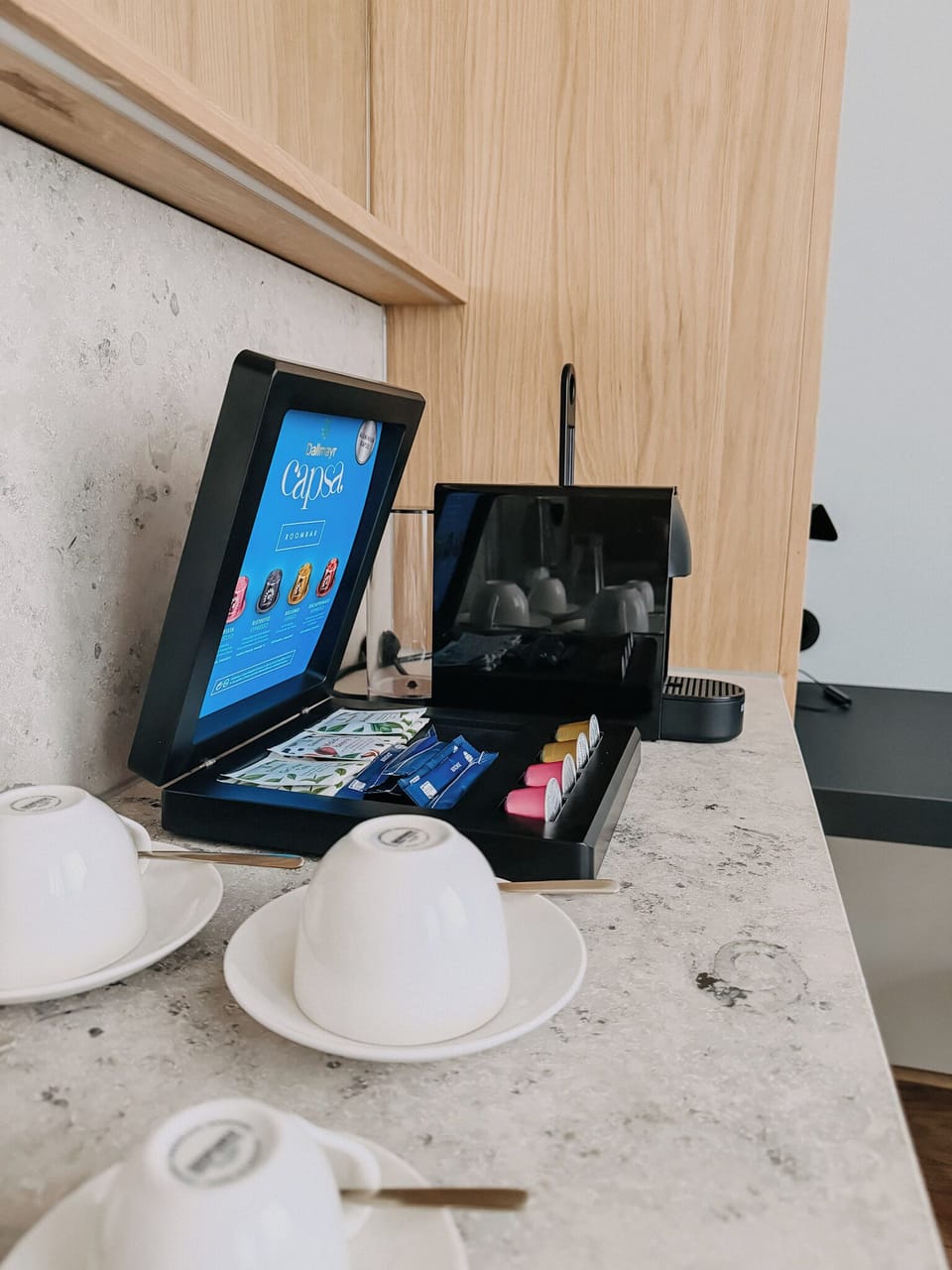 Deluxe Studio | Private kitchen | Mini-fridge, highchair