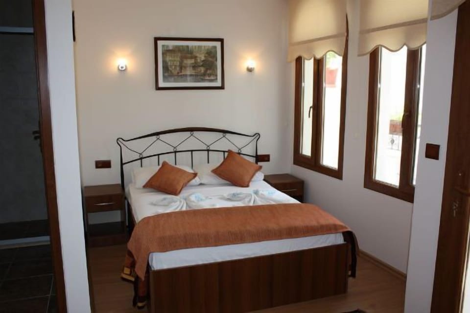 Deluxe Double Room | Premium bedding, minibar, desk, soundproofing