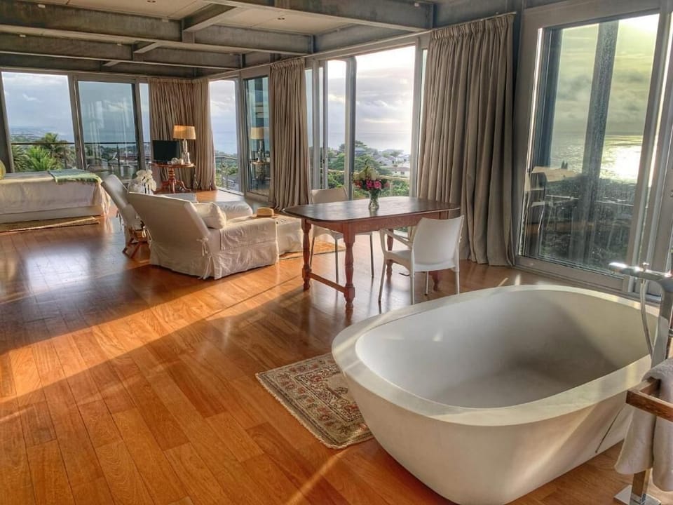 Executive Double Room, Balcony, Sea View | Interior
