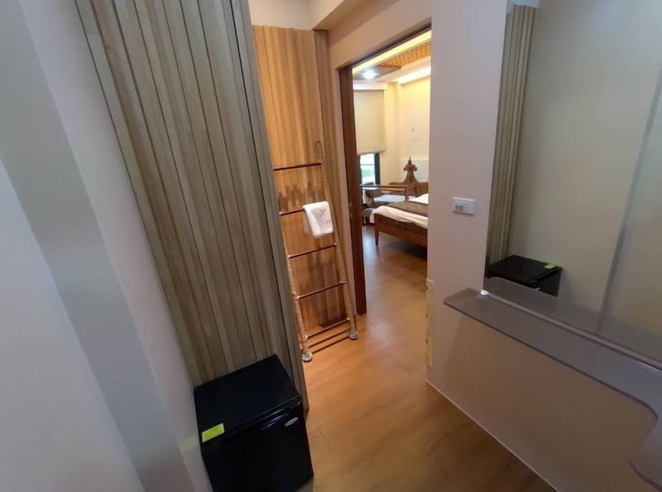 Comfort Double Room (201) | Minibar, desk, blackout drapes, free WiFi