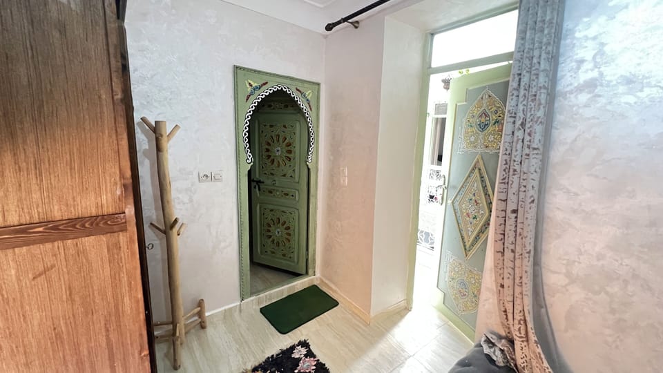 Basic Double Room | Bathroom | Bathtub, hair dryer, towels, soap
