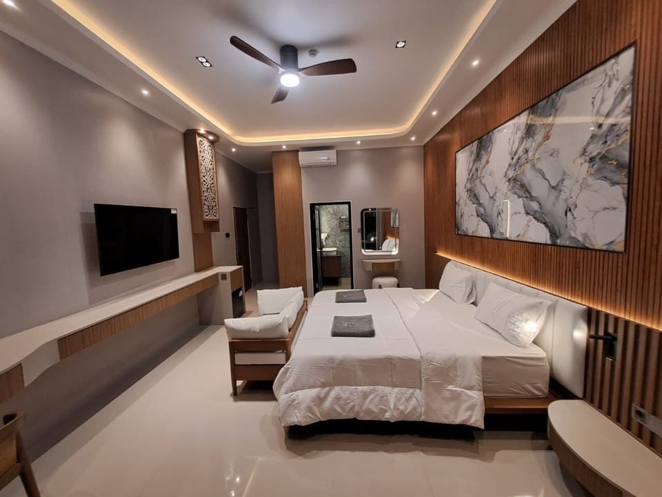 Junior Suite Pool View | Premium bedding, Select Comfort beds, minibar (some free items)