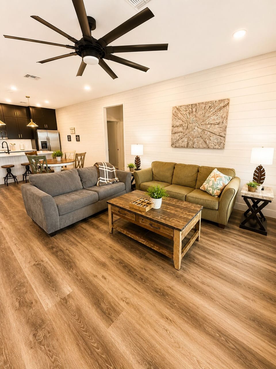 Spacious Living Room Perfect for Relaxing