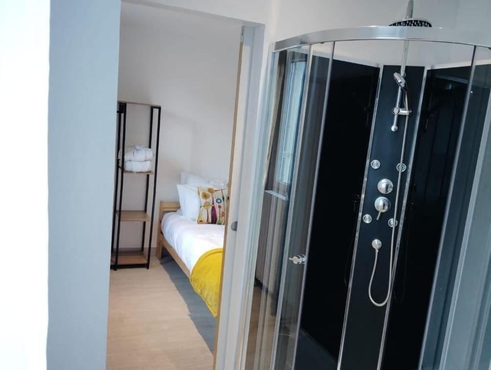 Deluxe Double Room | Bathroom