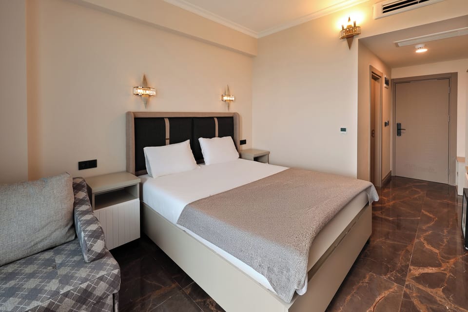 Premium bedding, Select Comfort beds, minibar, free cribs/infant beds