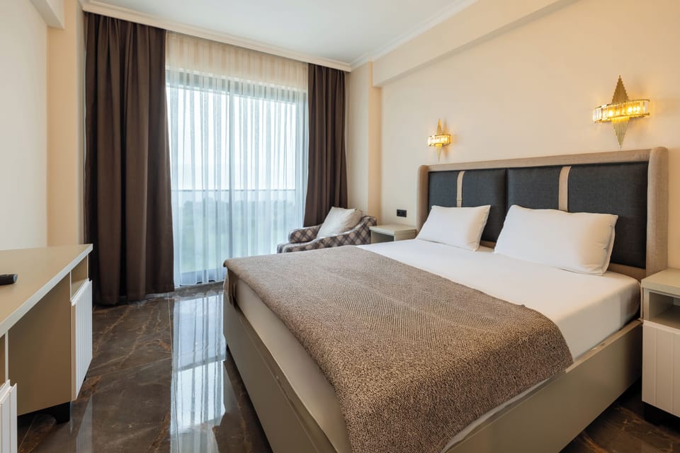 Premium bedding, Select Comfort beds, minibar, free cribs/infant beds