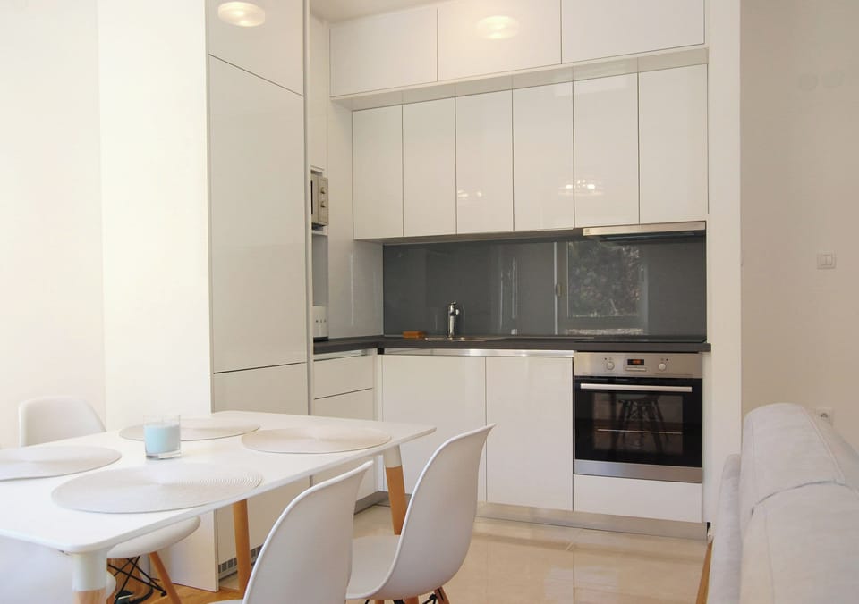 Comfort Apartment, Lanai, Mountain View | Private kitchen