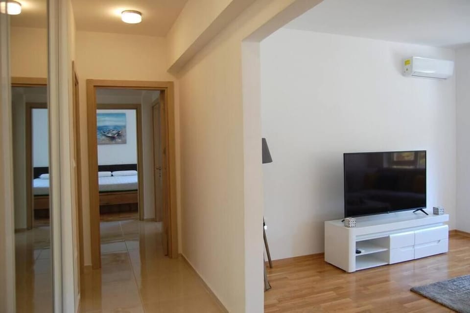 Comfort Apartment, Lanai, Mountain View | Interior