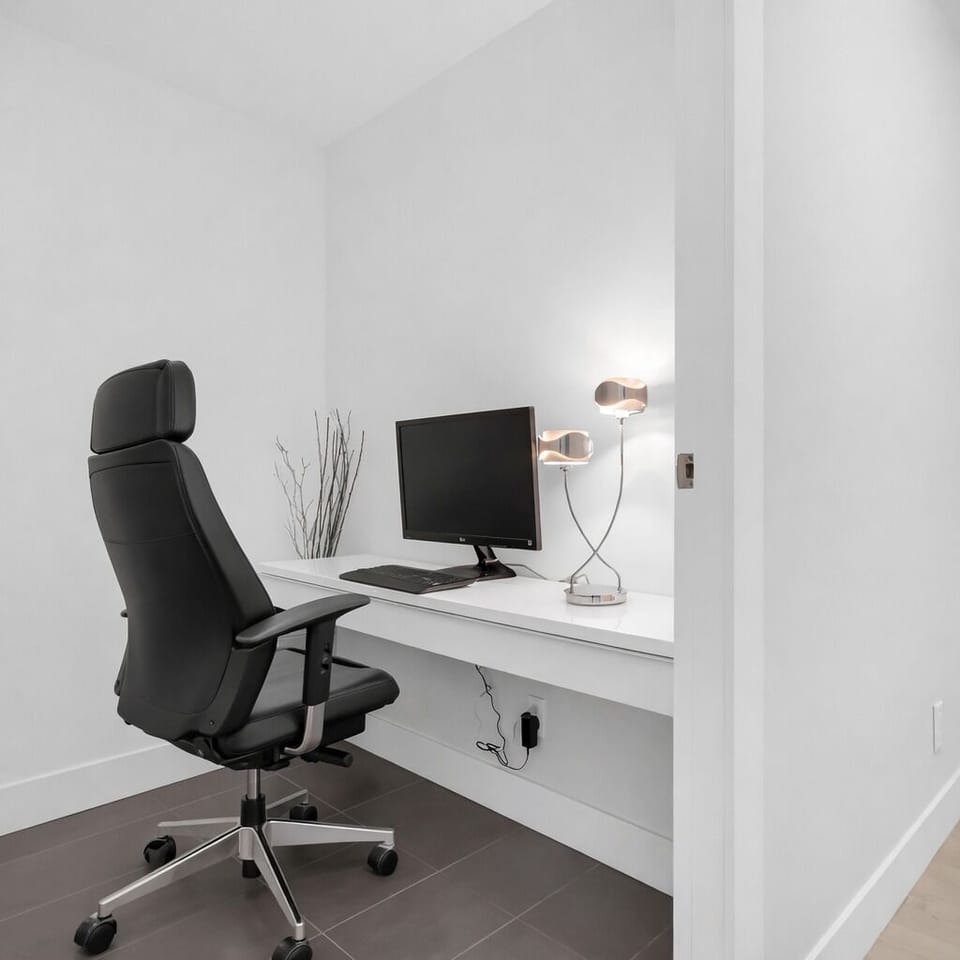 Deluxe Apartment, City View | Interior