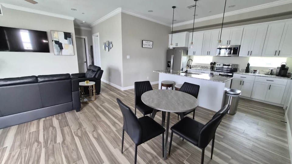 Living Area & Dinning