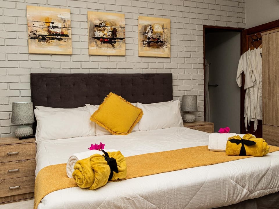 Executive Room, Garden View | Soundproofing, iron/ironing board, WiFi (free)