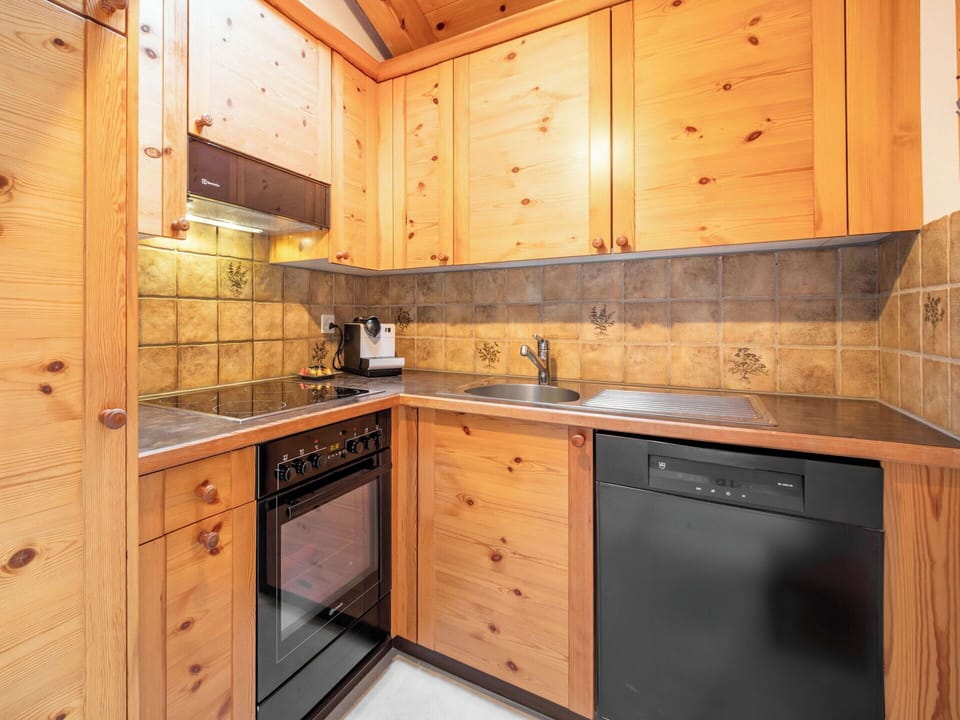 Wood, Cabinetry, Wood Stain, Kitchen, Drawer, Ceiling, Hardwood, Countertop, Cupboard